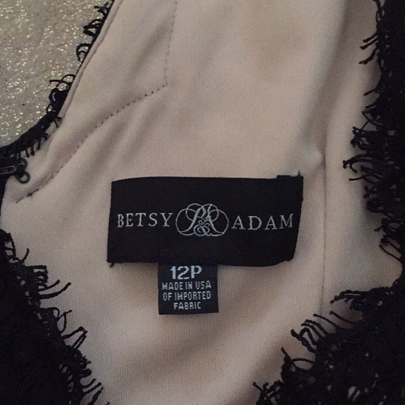 🚨SOLD 🚨 Betsey & Adam Black Lace Dress with Nude Tule - Picture 6 of 7